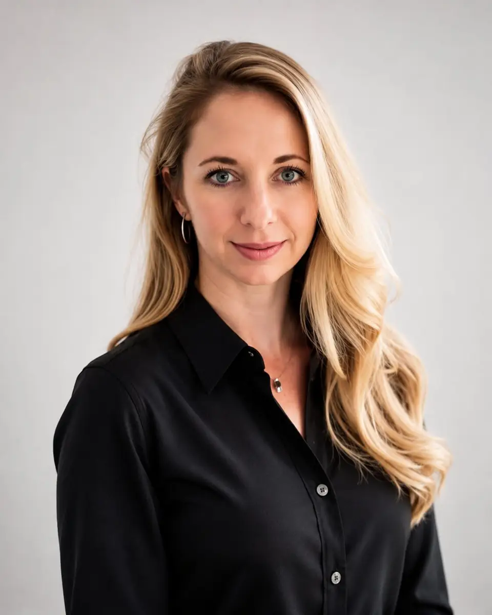 Elena M., CFO